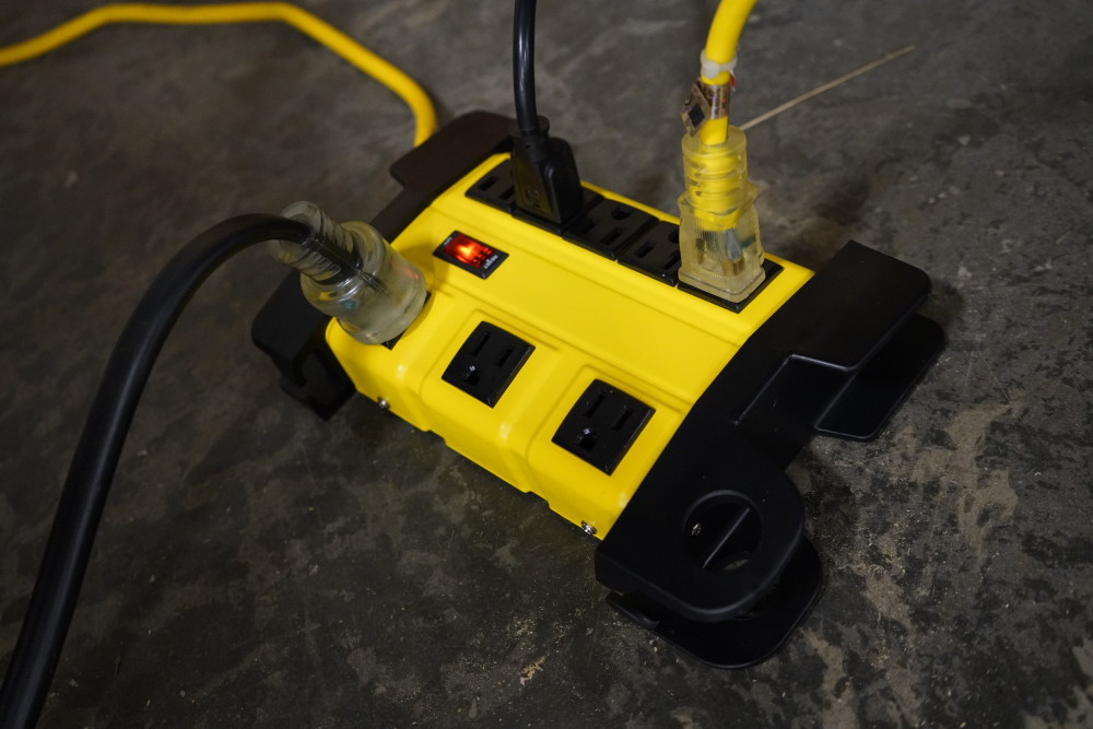 Southwire Power Strip 8 Outlet - Image 4