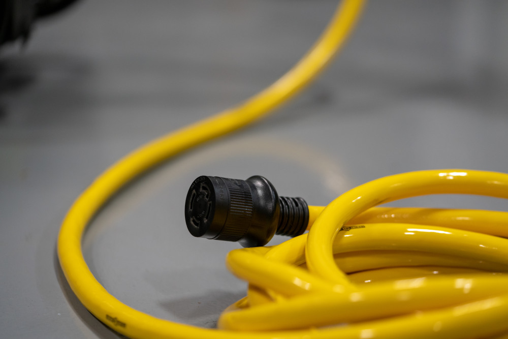 Southwire Generator Extension Cord, 25', 10/4 - Image 25