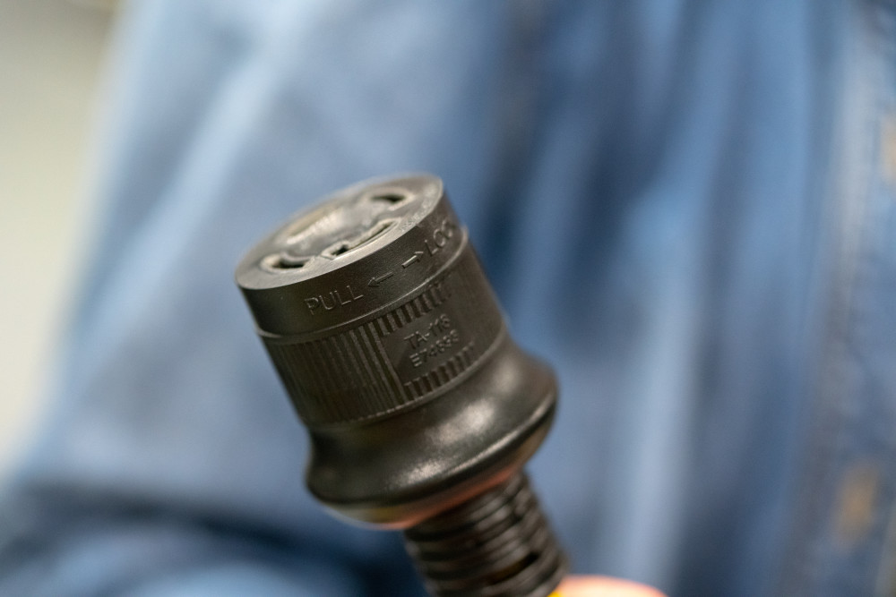 Southwire Generator Extension Cord, 25', 10/4 - Image 28