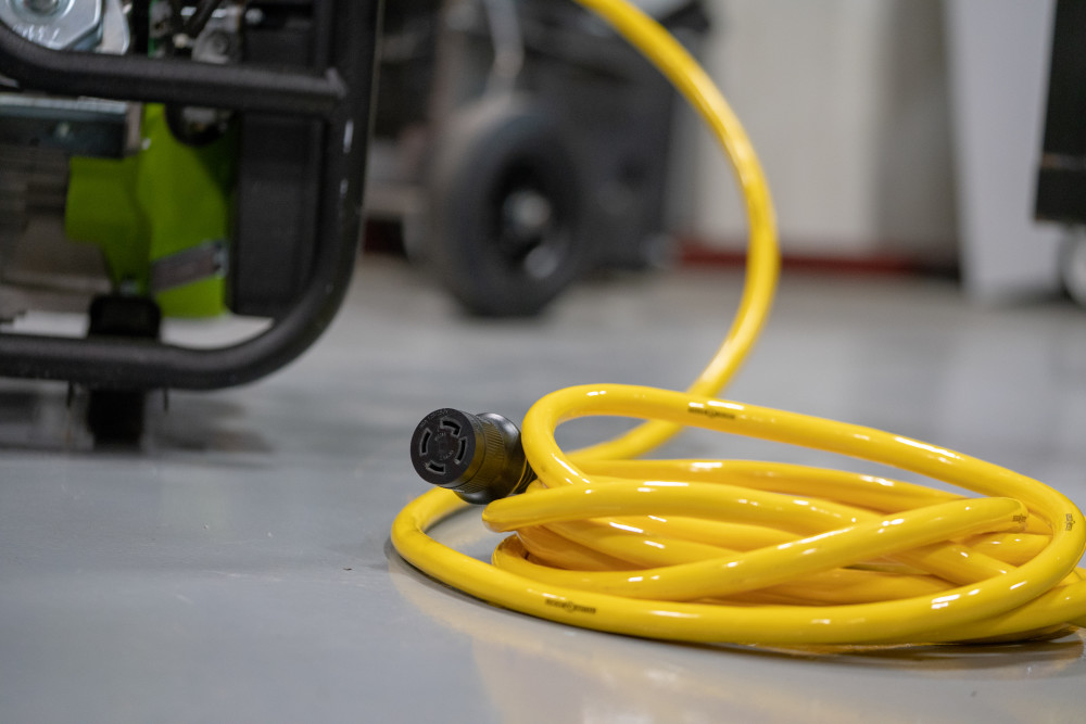 Southwire Generator Extension Cord, 25', 10/4 - Image 22