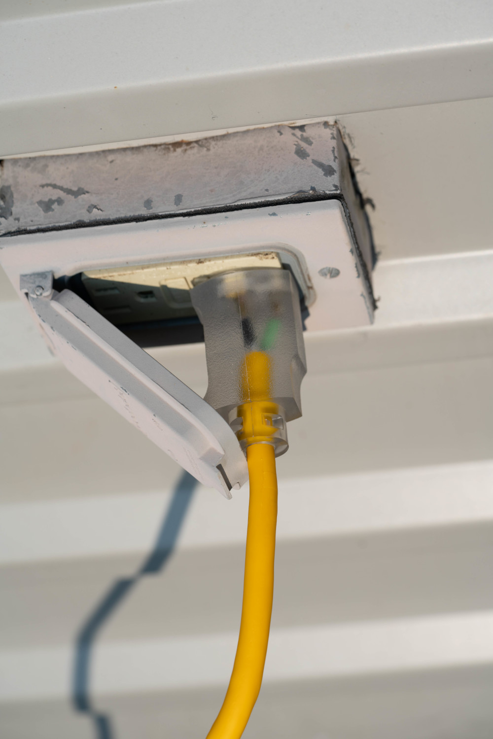 Southwire Cold Weather 3 Outlet Extension Cord, 50', 12/3 - Image 25