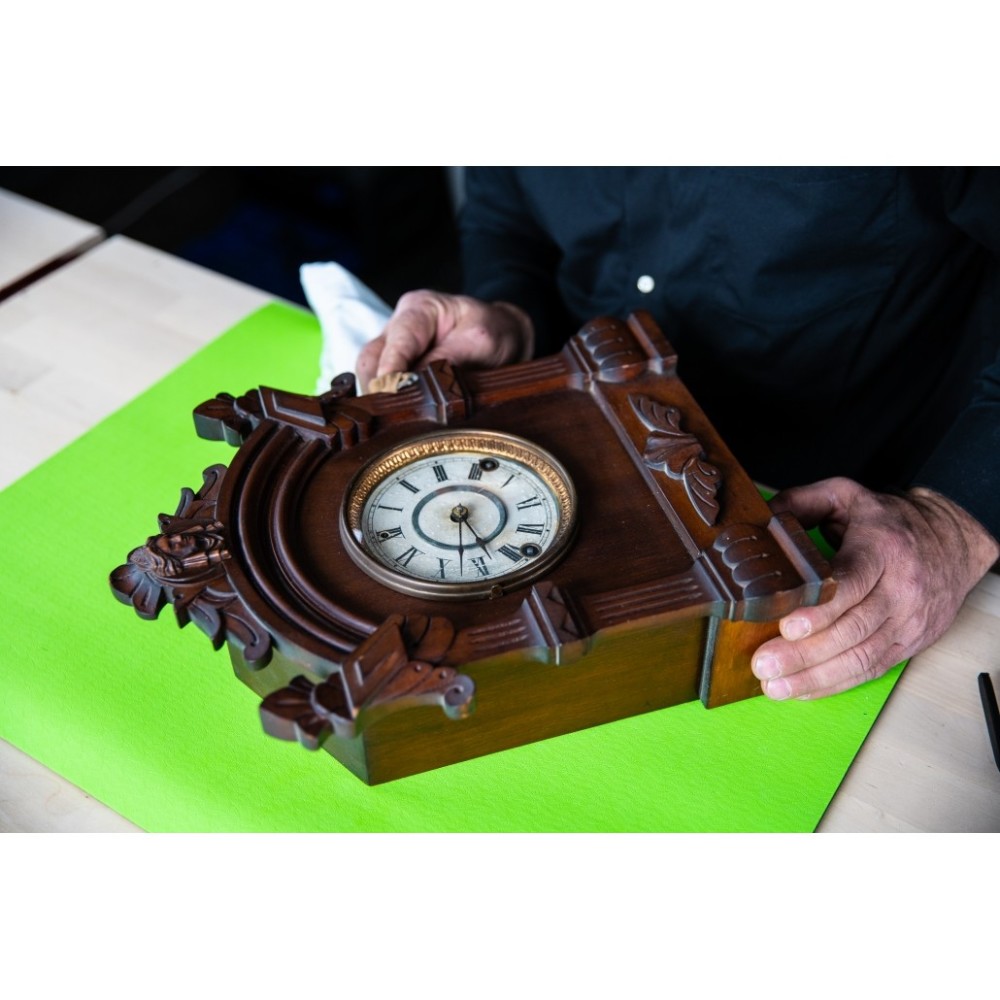 Bow 18" x 24" Workshop Bench Mat - Image 3